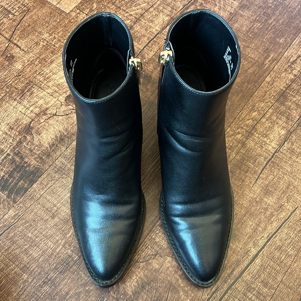 Worn twice Coach Pacey pointed toe black leather booties ankle boots classy 7 - Picture 3 of 16